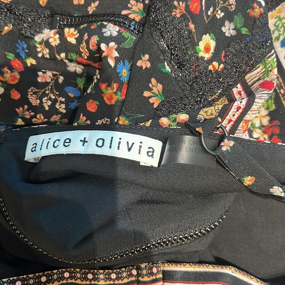 Alice + Olivia Floral Print Blouse - Picture 3 of 3